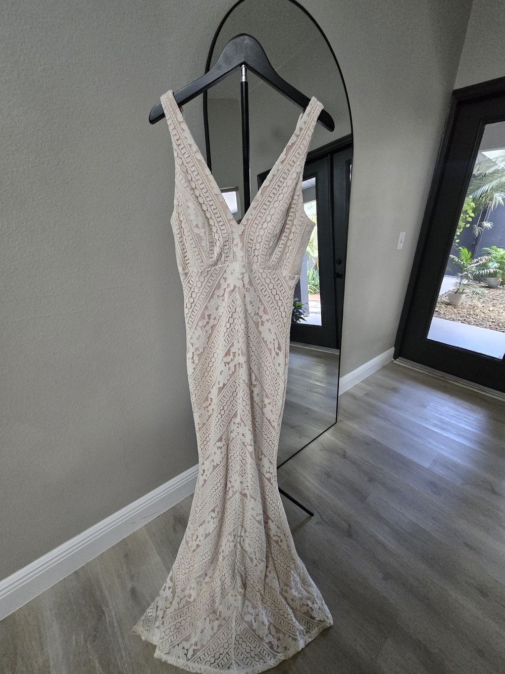 Gorgeous Lace V-Neck Wedding Dress in Ivory